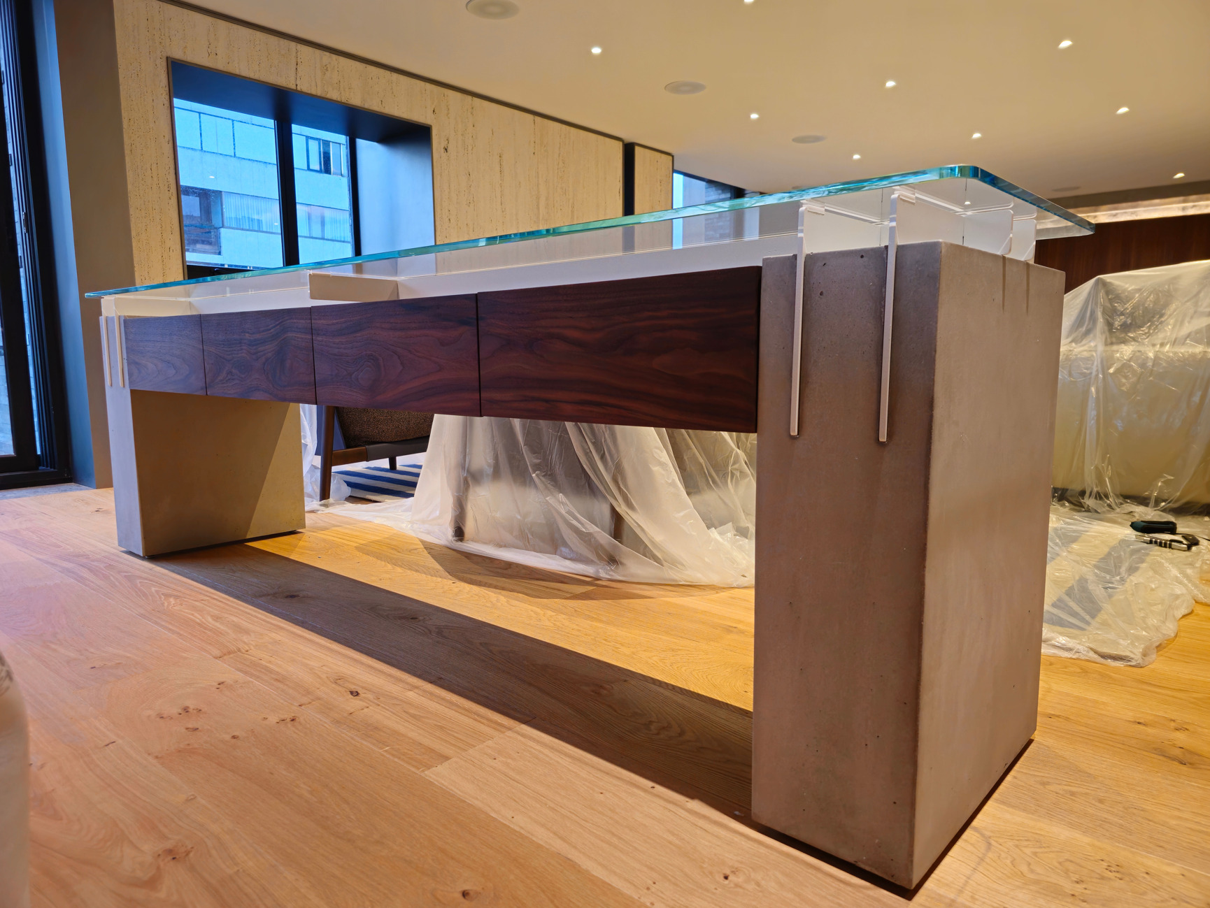 Credenza Stone Balance.